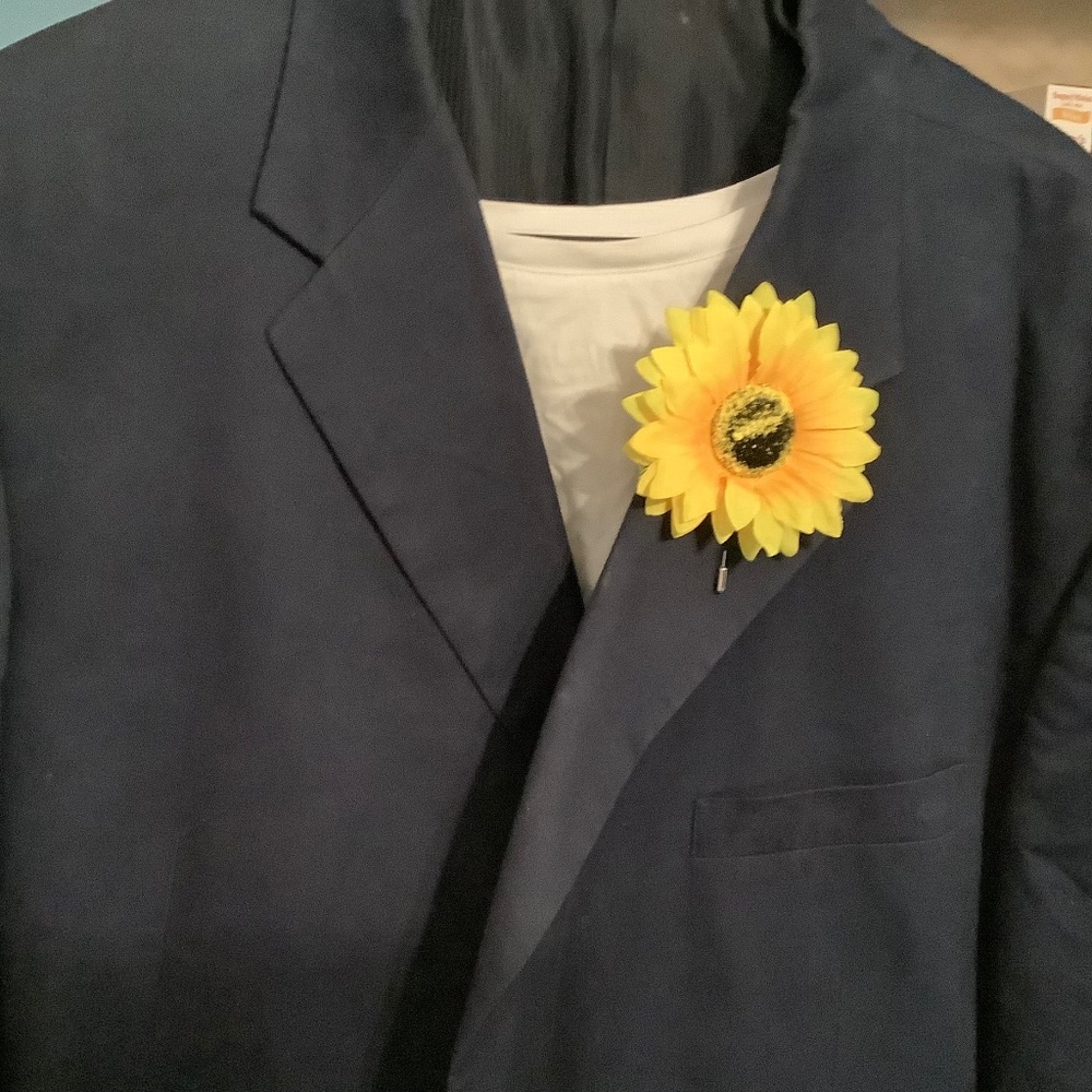 set of 2 stick pin boutonnières embellished with sunflowers
